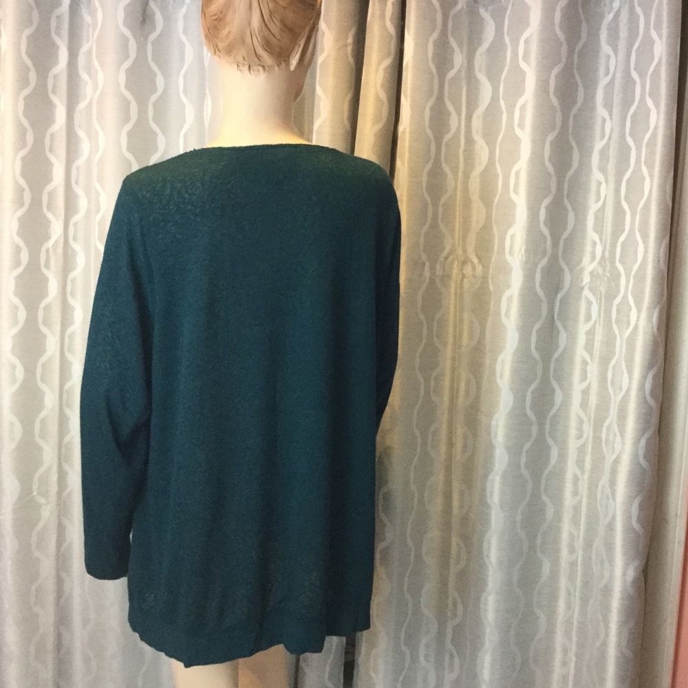 Iridescent Textured Sweater - Picture 2 of 4